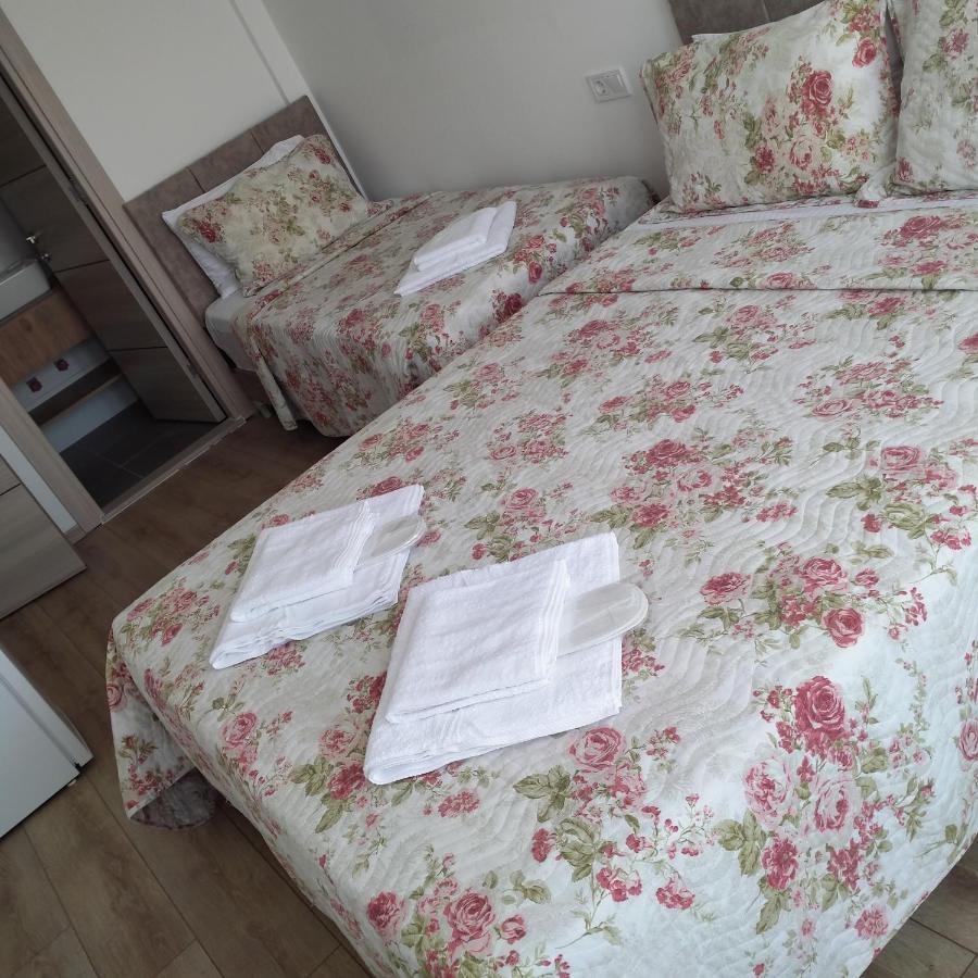 Adil Pansiyon Çeşme Exteriör bild