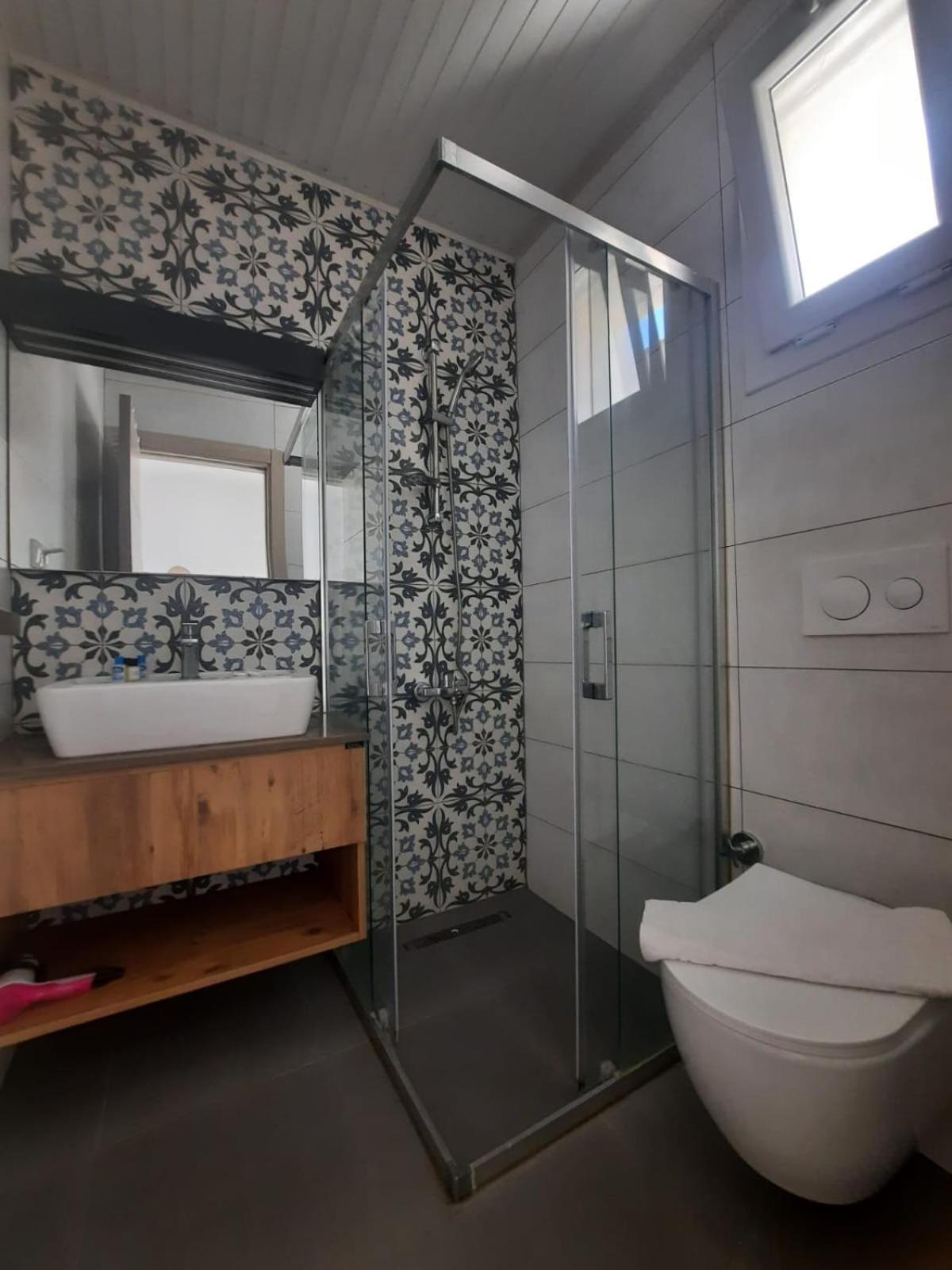 Adil Pansiyon Çeşme Exteriör bild