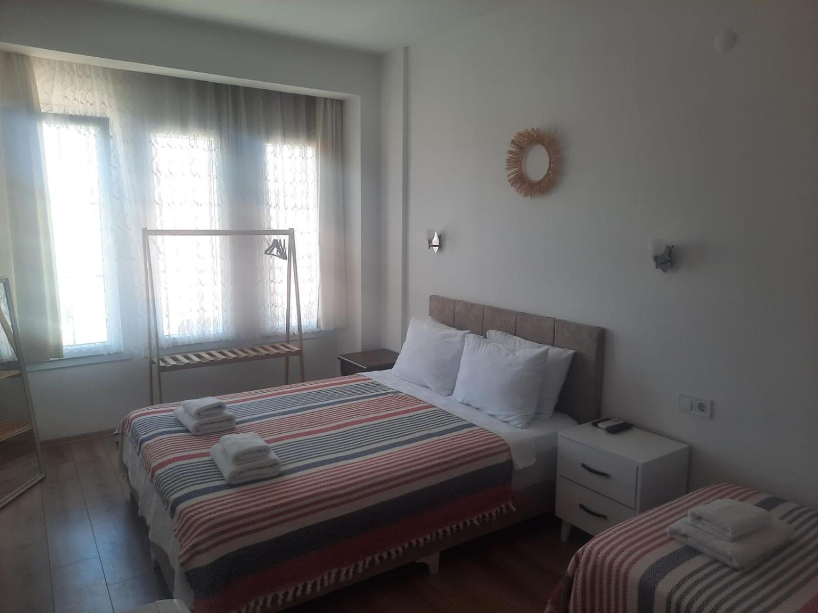 Adil Pansiyon Çeşme Exteriör bild