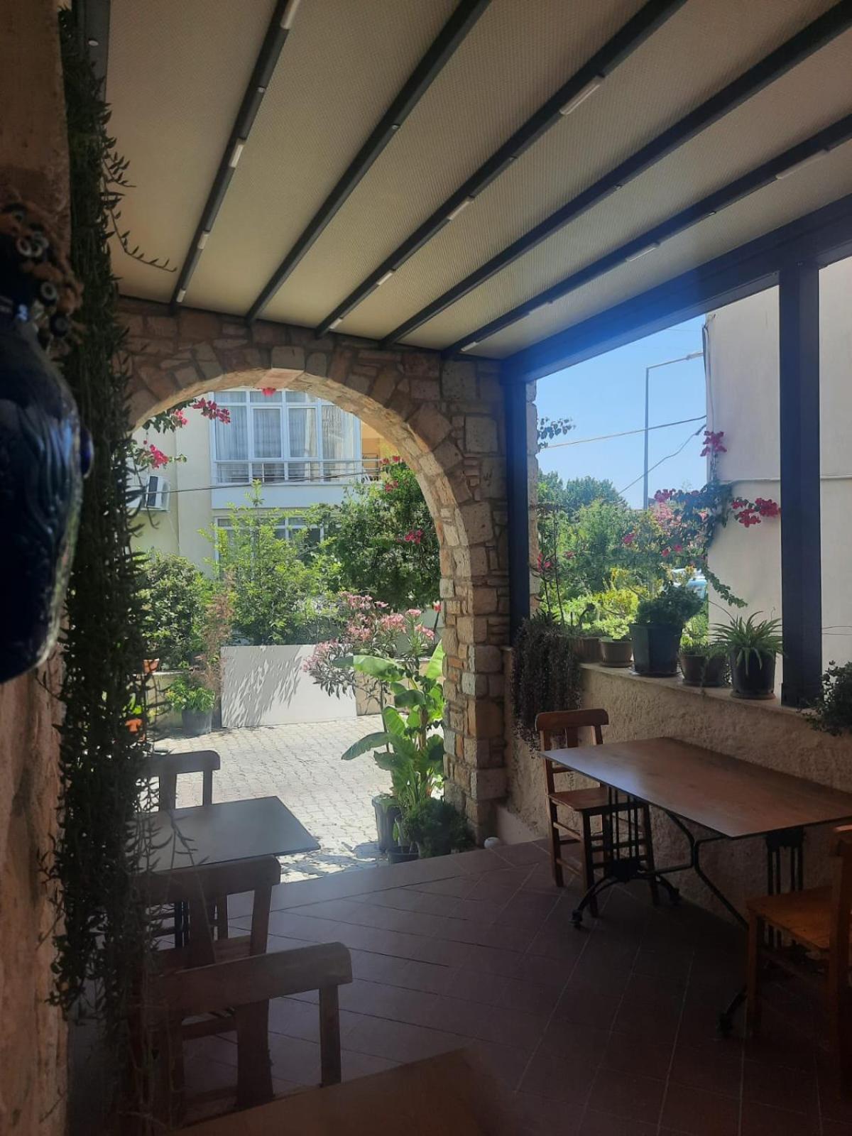 Adil Pansiyon Çeşme Exteriör bild